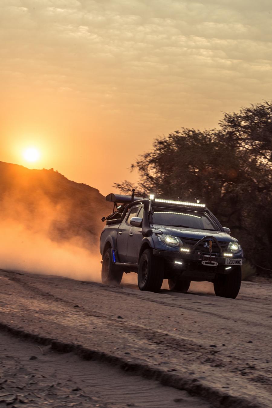  Mitsubishi L200 Desert Warrior 2017 года  (фото 6 из 15)
